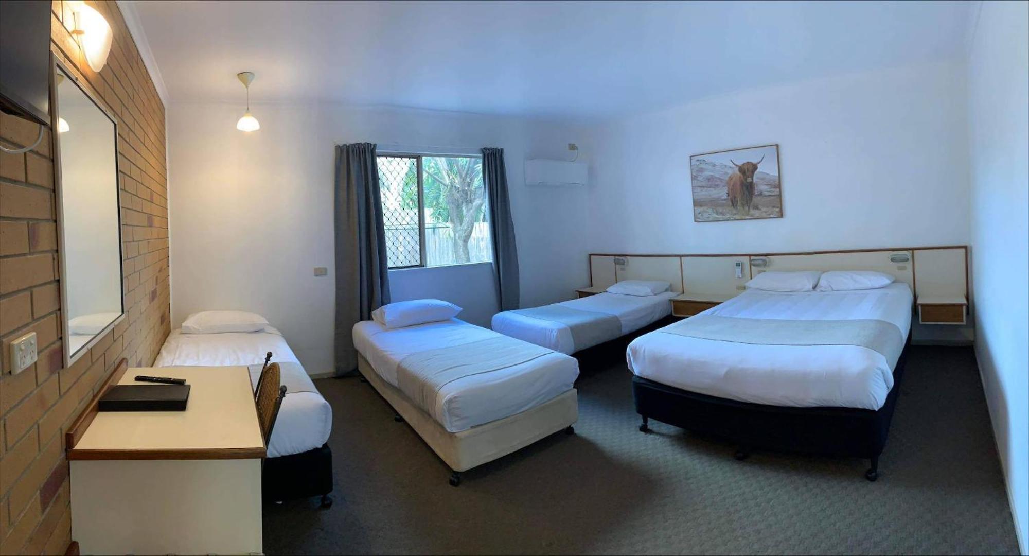 Wild Scotsman Motor Inn Gin Gin Qld エクステリア 写真